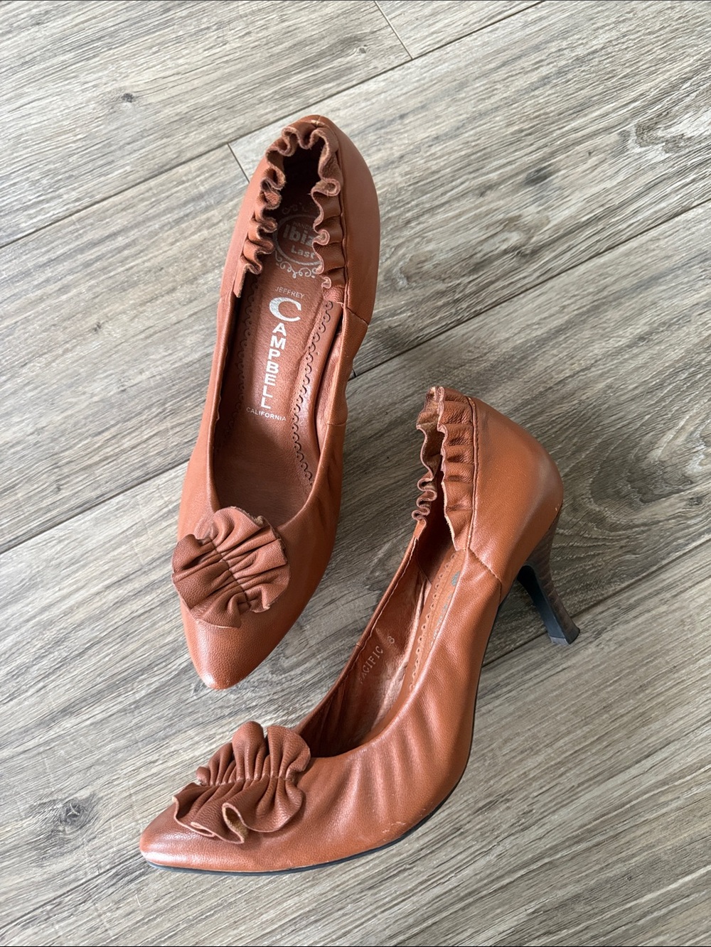 Jeffrey Campbell Ibiza Pacific Leather Ruffle Kitten Heel brown sz 8